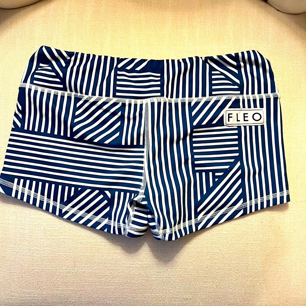 Fleo Blue & White Striped 3” Size Medium